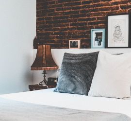 image de tete de lit dans chambre cosy